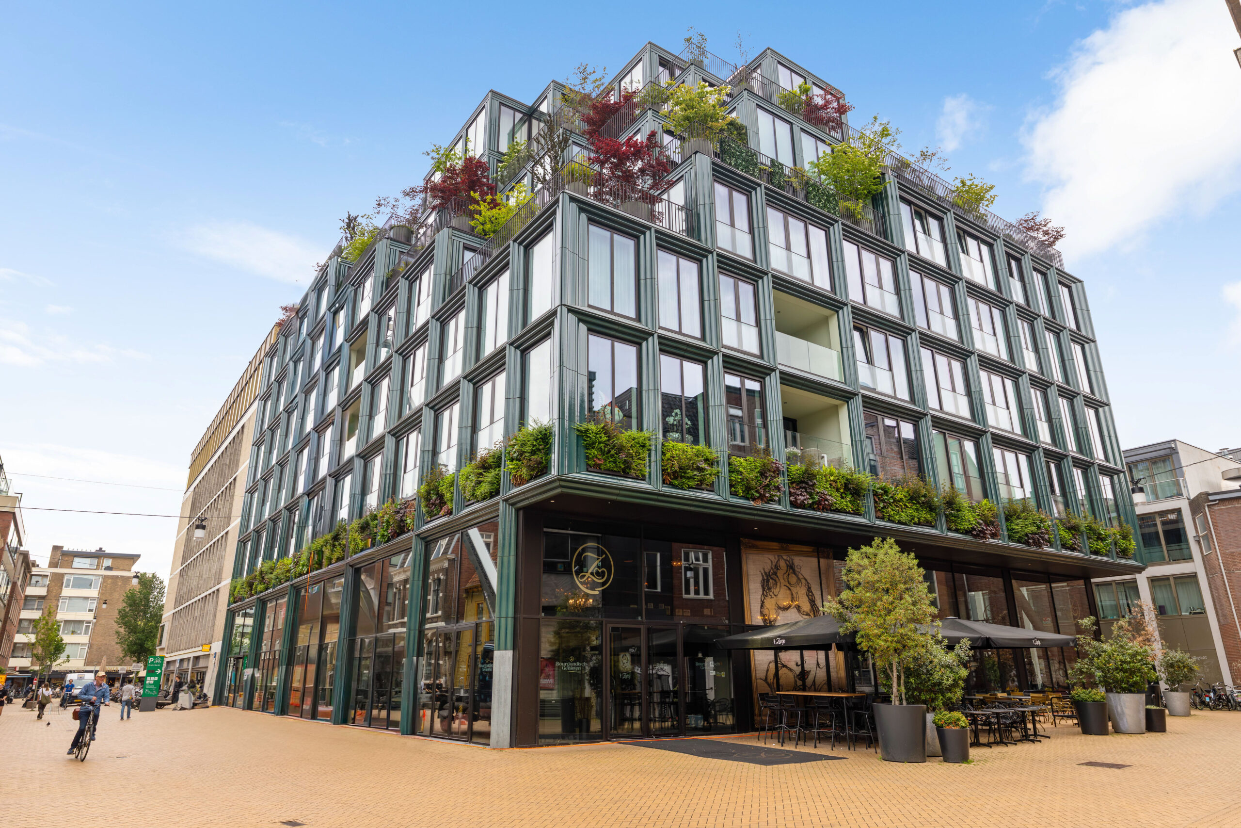 Het groene gebouw is Mercado aan de Stalstraat
