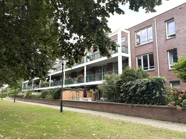 huurwoningen te huur op Adrianus Vossiuspad 53